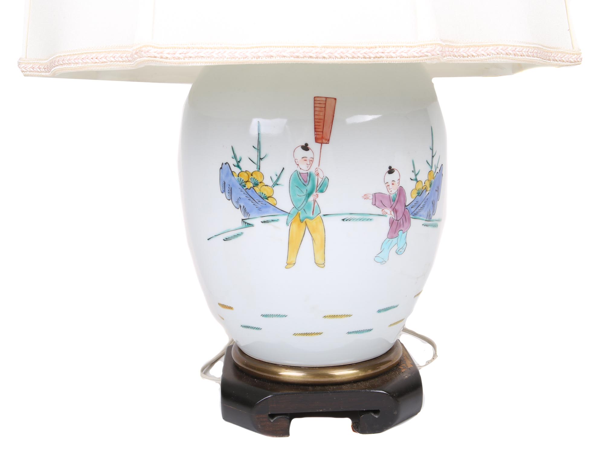 CHINESE POLYCHROME PORCELAIN DESK LAMP WITH SHADE PIC-6